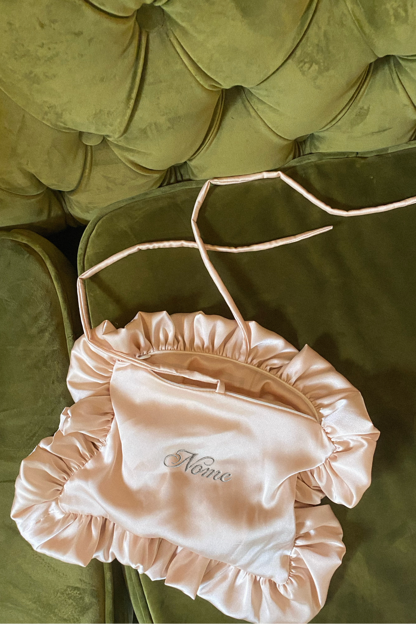 Necessaire Frou Frou em Cetim Personalizável