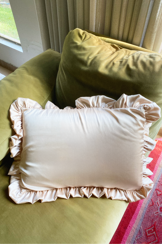Fronha Frou Frou em Cetim Champanhe Personalizável
