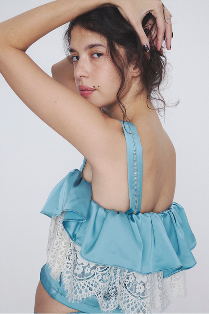 Blusa de Babados e Renda