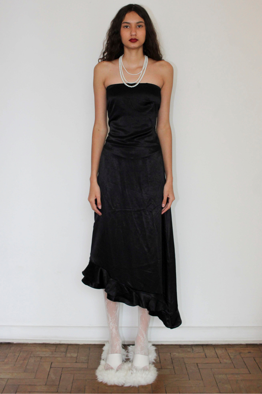 Vestido Longo Com Babados