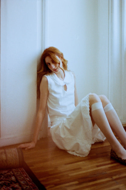 blusa com gola boneca em tricoline