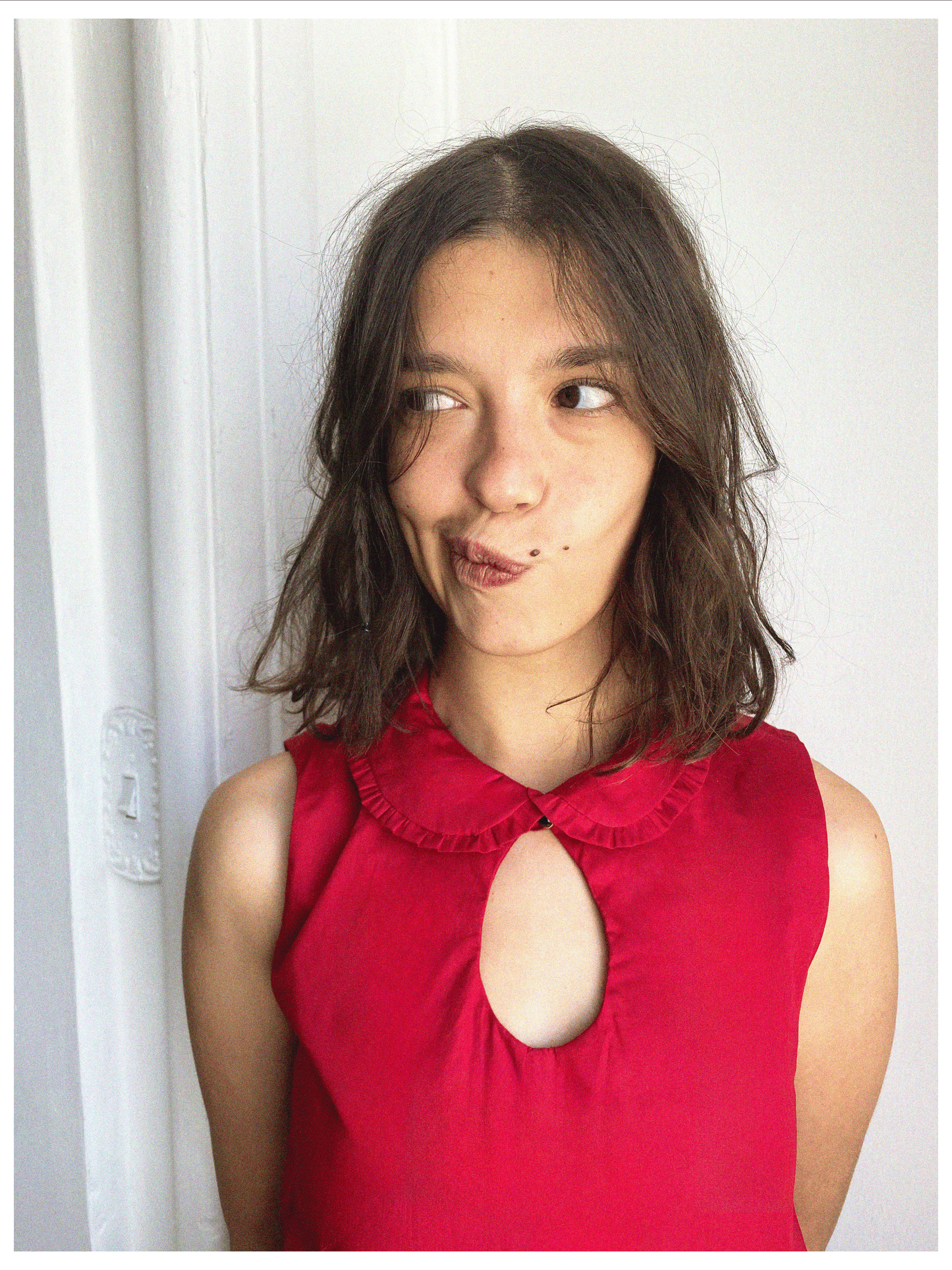 blusa com gola boneca em tricoline