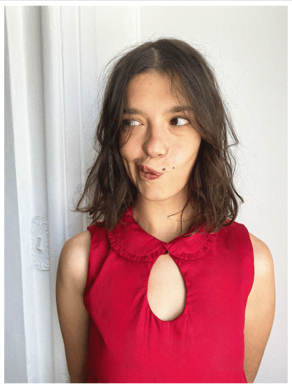 blusa com gola boneca em tricoline